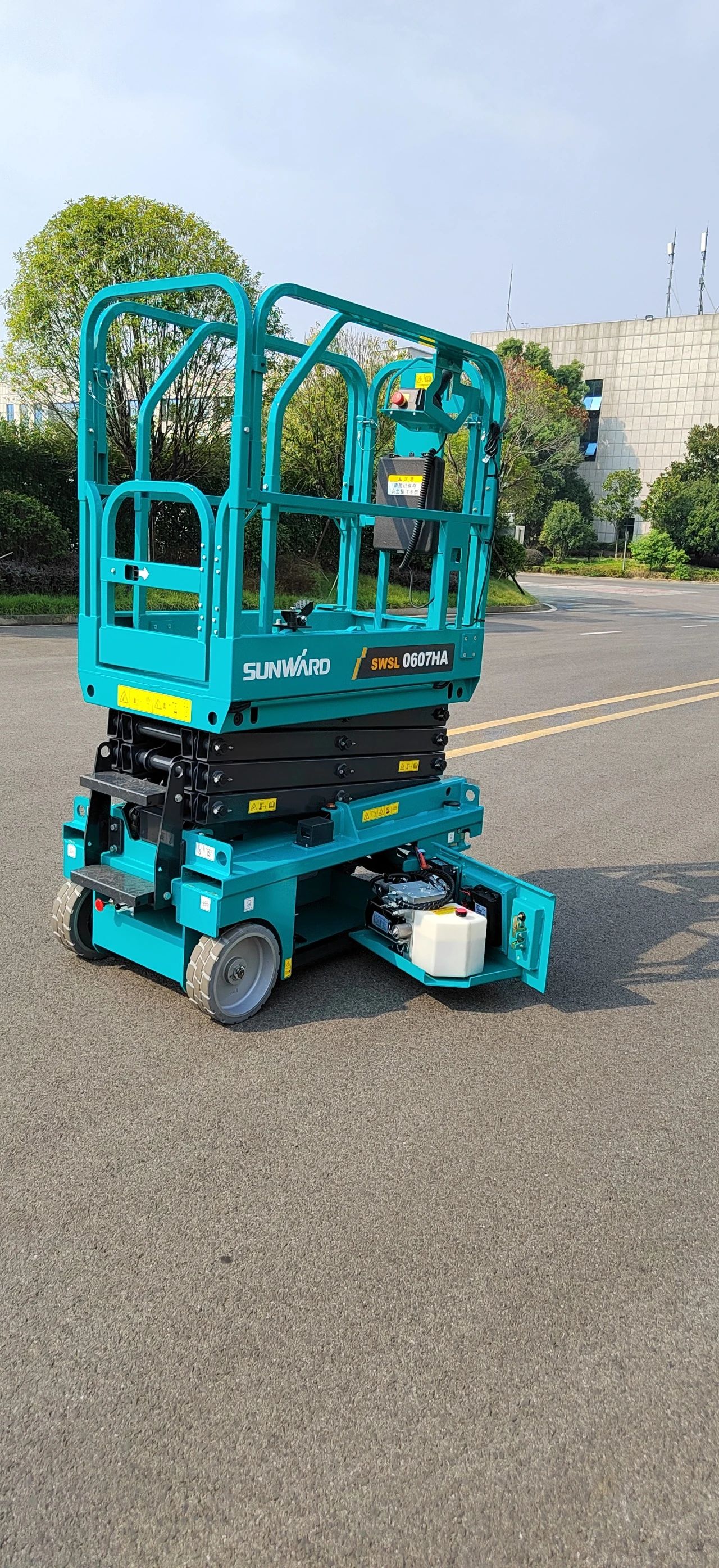 向“新”而行！山河智能又一款電動液驅(qū)剪叉式高空作業(yè)平臺發(fā)布