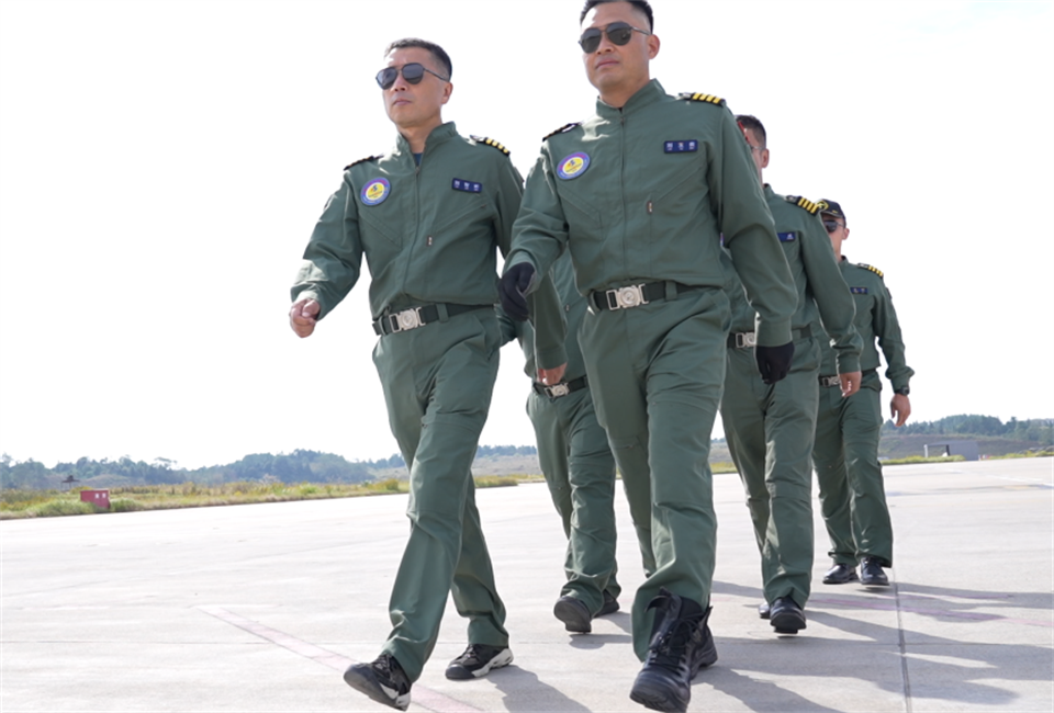 十年織得山河秀，踐行初心創(chuàng)未來！山河飛行表演隊成立10周年慶典活動隆重舉行