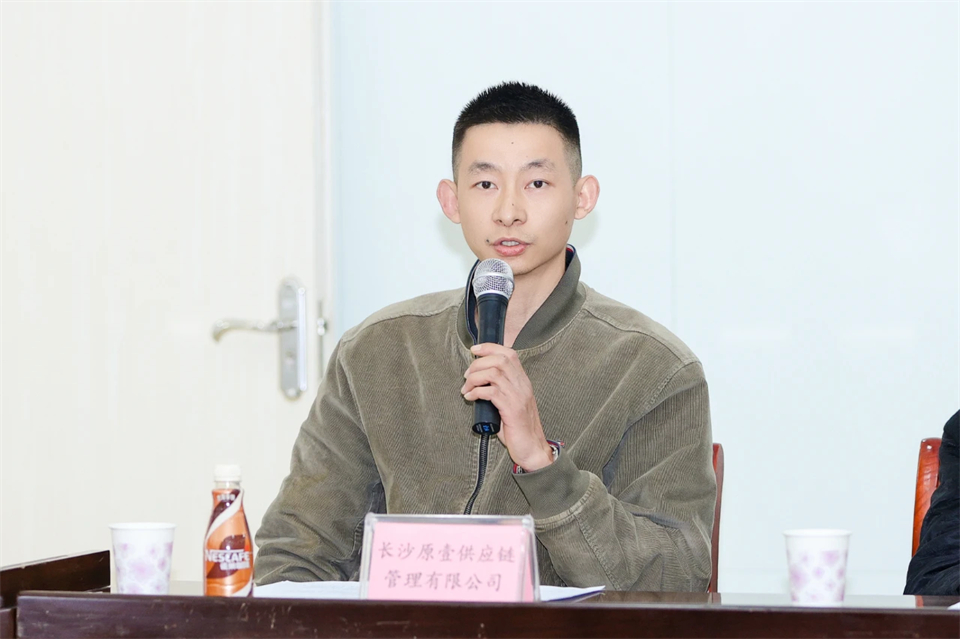 長龍街道、山河智能召開首屆年貨盛惠暨送春聯(lián)文化惠民活動工作會議