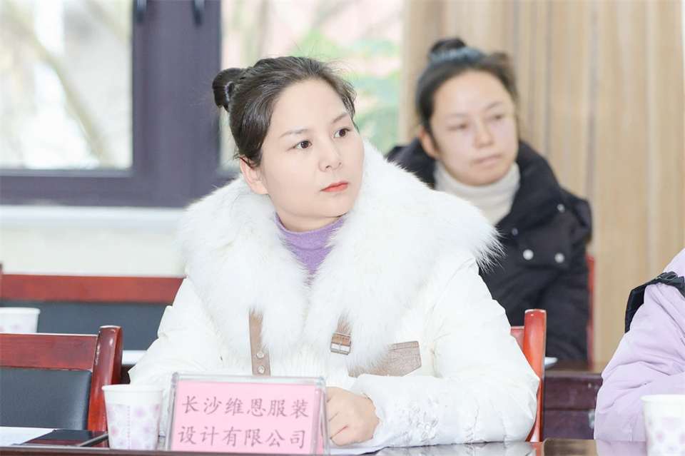 長龍街道、山河智能召開首屆年貨盛惠暨送春聯(lián)文化惠民活動工作會議