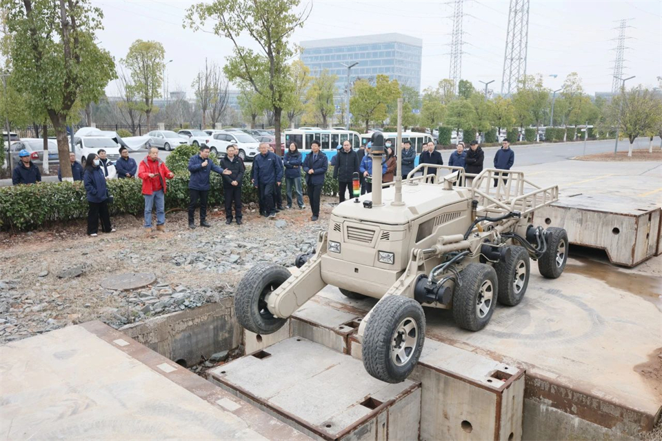 山河特裝“復雜環(huán)境智能化應急救援裝備關(guān)鍵技術(shù)及應用”項目順利通過成果評價