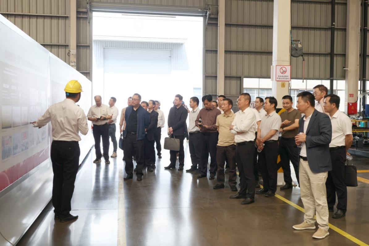 省屬國有企業(yè)走進(jìn)山河智能 共謀發(fā)展新篇章