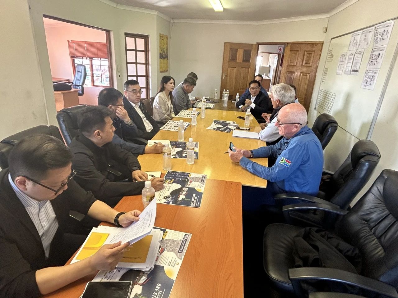 廣州工控集團總經(jīng)理王福鑄率隊考察山河智能南非子公司