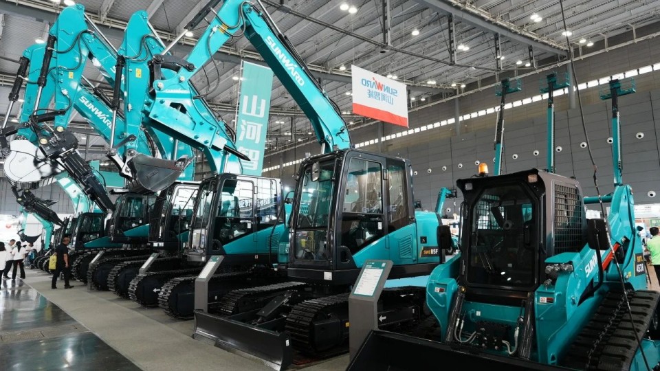2025 CICEE | 從單一工具邁向多元化解決方案，山河智能呈現(xiàn)非凡挖掘機風(fēng)采