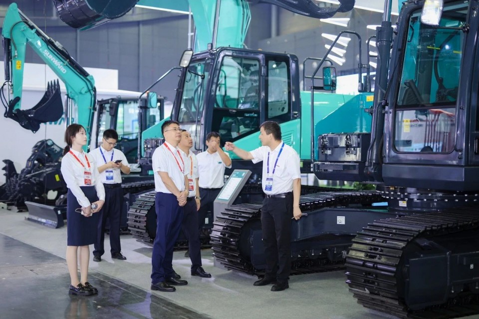 2025 CICEE | 從單一工具邁向多元化解決方案，山河智能呈現(xiàn)非凡挖掘機風(fēng)采