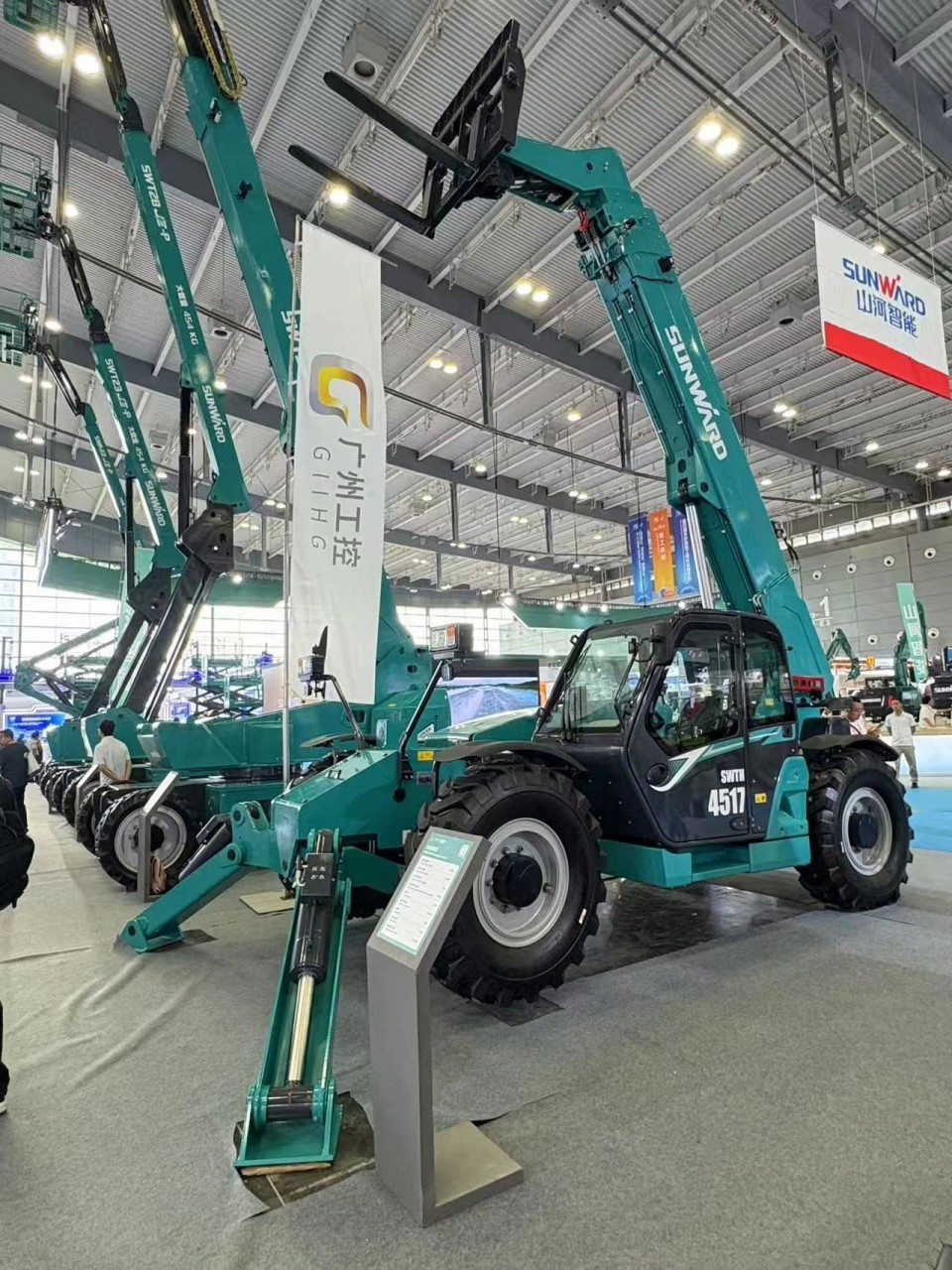 2025 CICEE | 變裝升級！新一代SWTH4517叉裝車硬核亮相長沙展