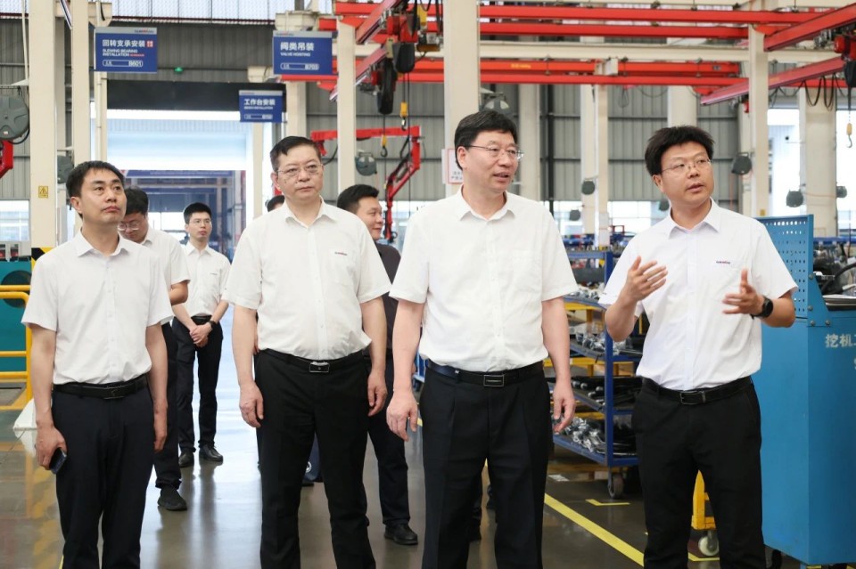 中國工程院院士、中南林業(yè)科技大學(xué)黨委書記吳義強一行到山河智能開展訪企拓崗活動