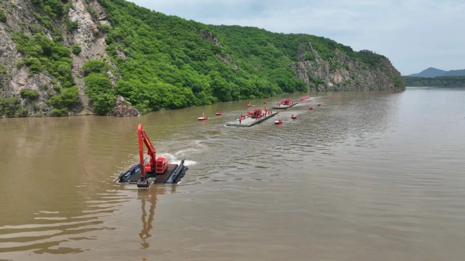 硬核破解“最后一公里”難題，山河智能應(yīng)急救援設(shè)備助力“應(yīng)急使命·2025”演習(xí)！