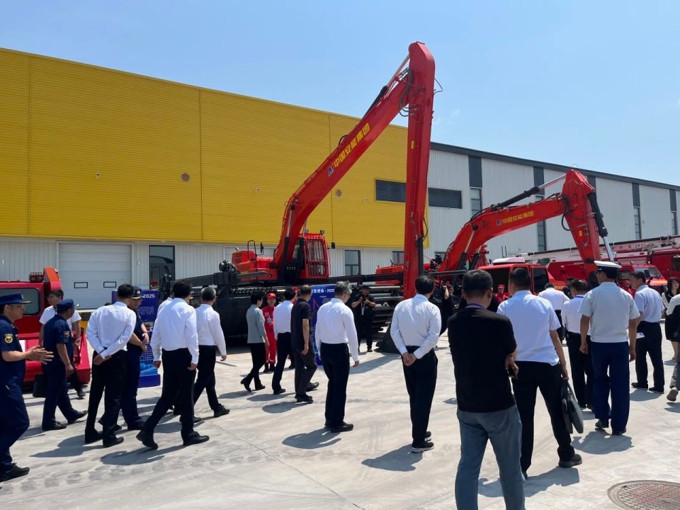 硬核破解“最后一公里”難題，山河智能應(yīng)急救援設(shè)備助力“應(yīng)急使命·2025”演習(xí)！