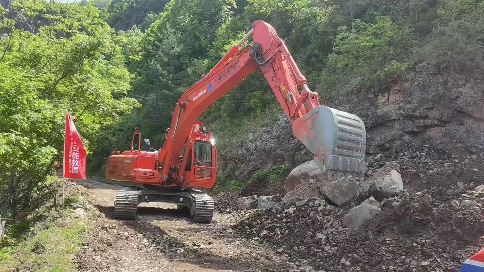 硬核破解“最后一公里”難題，山河智能應(yīng)急救援設(shè)備助力“應(yīng)急使命·2025”演習(xí)！