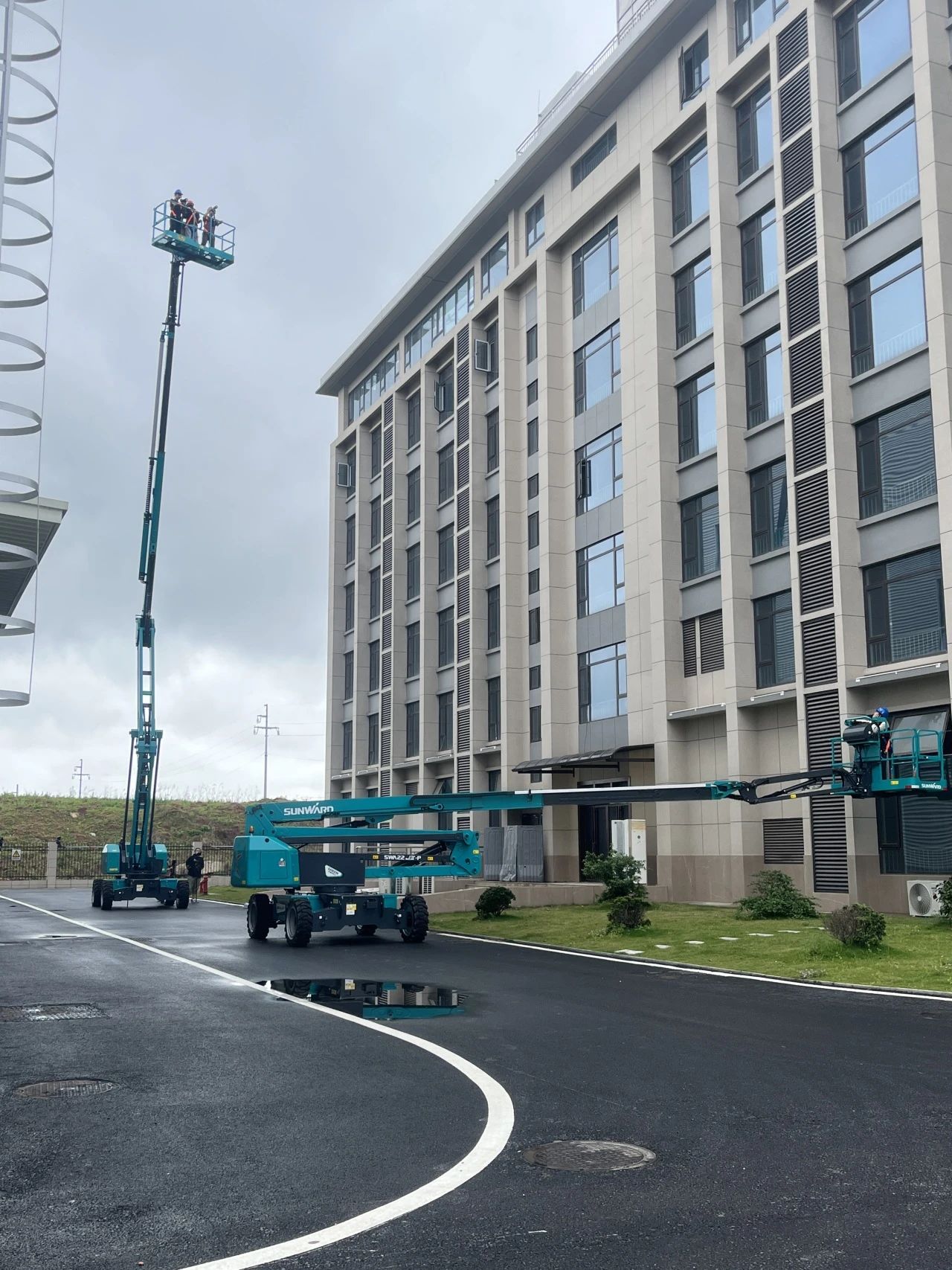 山河智能高空機(jī)械亮相《開始推理吧3》，與明星共赴