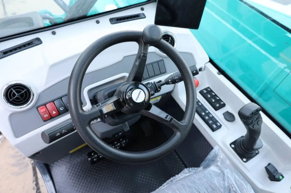 高端機型“雙箭齊發(fā)”！山河智能兩款伸縮臂叉裝車成功下線