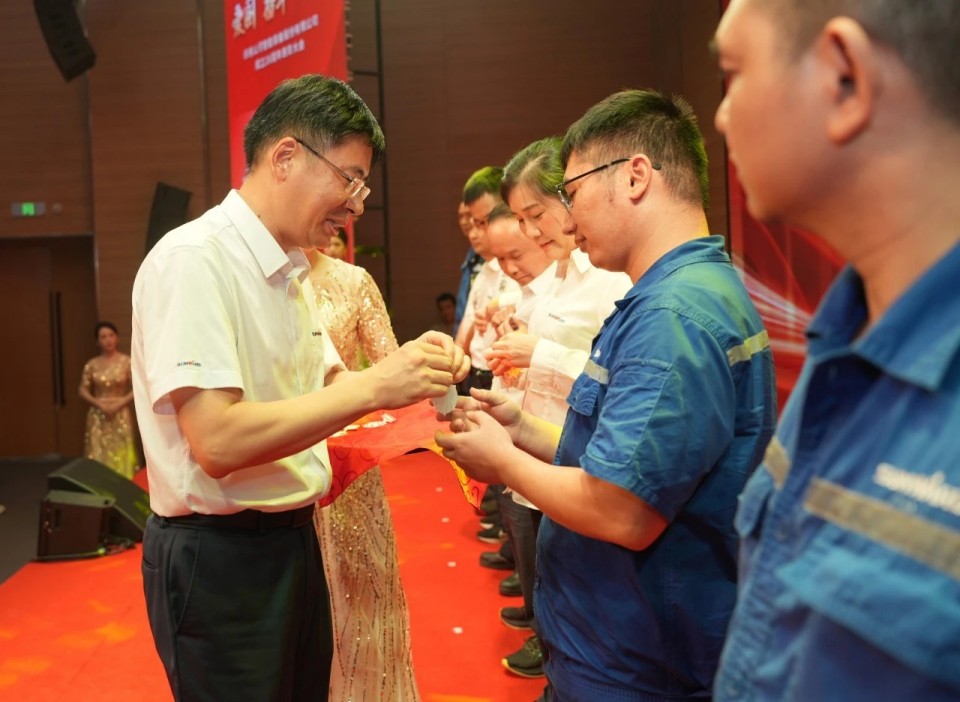 聚力前行！慶祝山河智能成立26周年表彰大會隆重召開