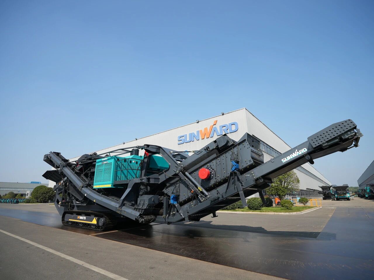 破局國際市場，無懼極寒工況！山河智能SP300CTD柴電兩用圓錐破碎站成功下線