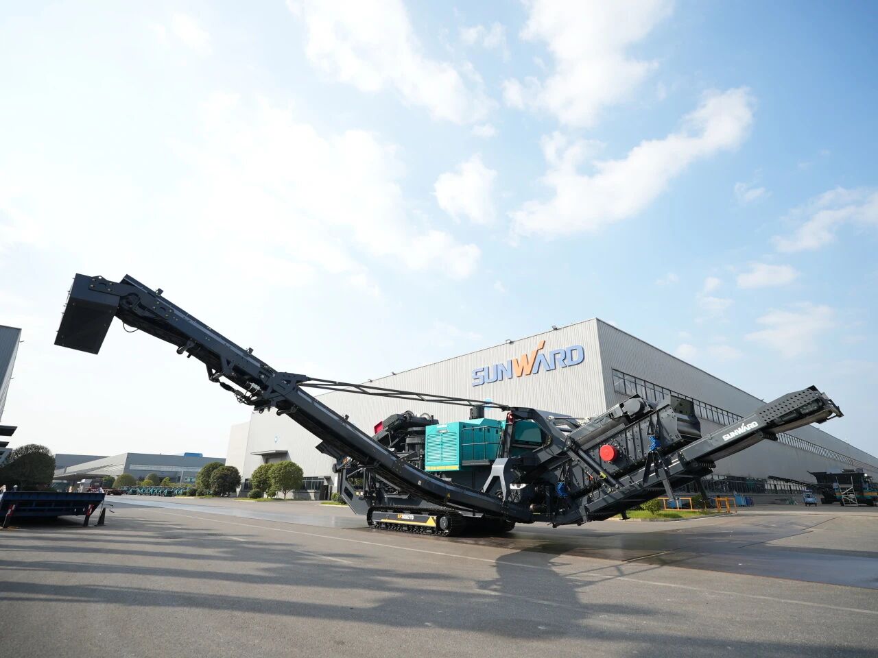 破局國際市場，無懼極寒工況！山河智能SP300CTD柴電兩用圓錐破碎站成功下線