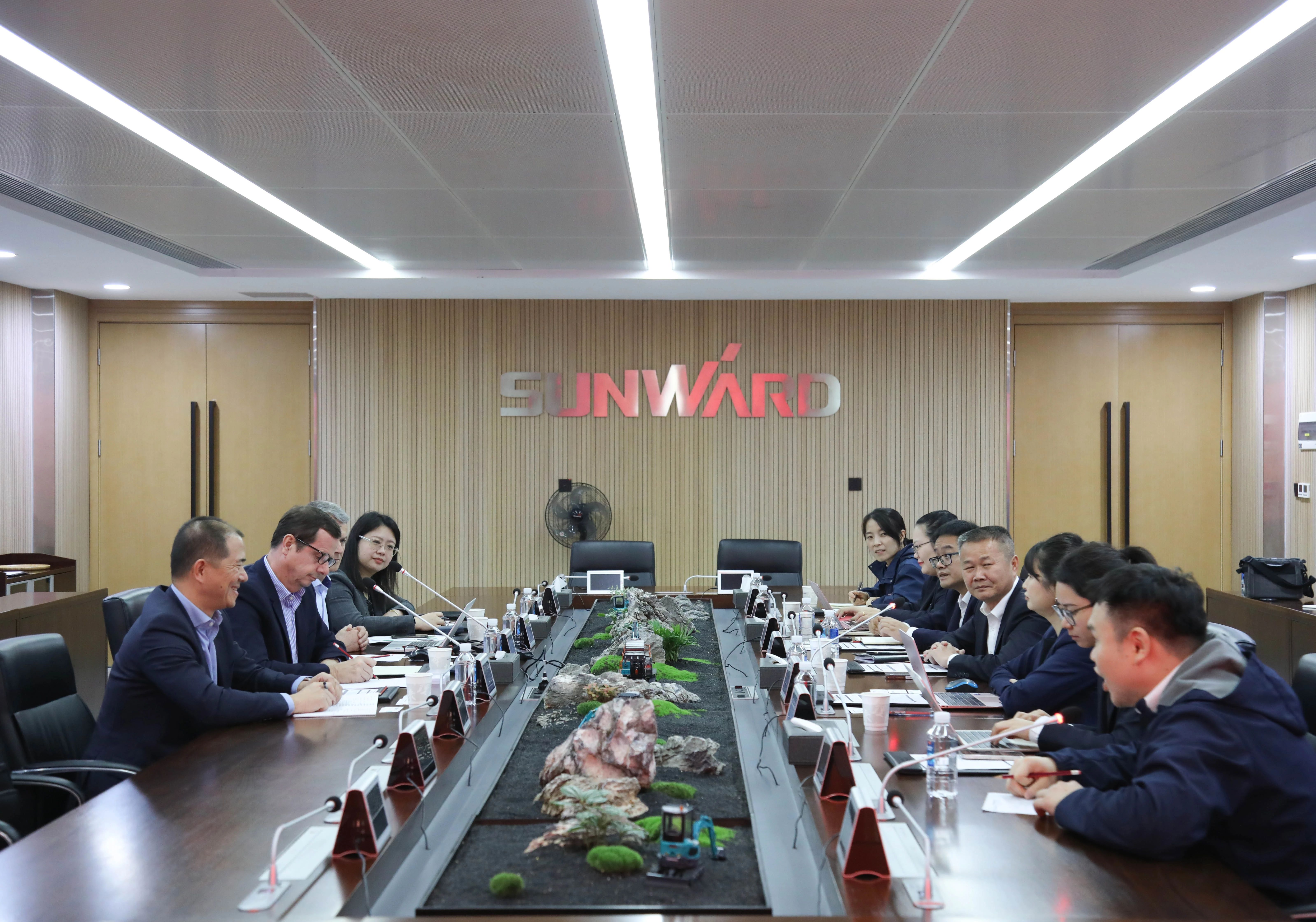 法巴租賃集團(tuán)到訪山河智能，共拓合作新篇章