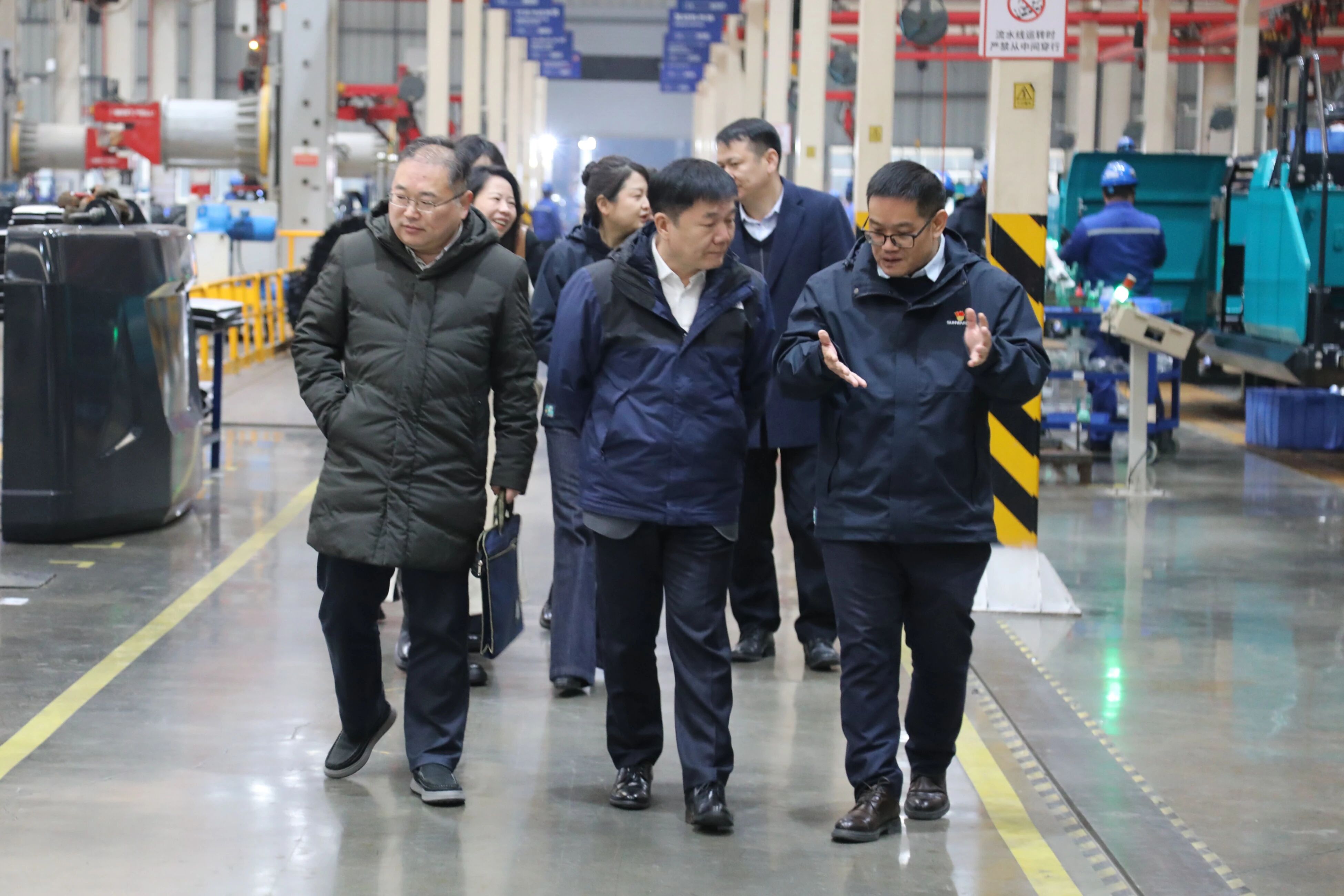 中國(guó)出口信用保險(xiǎn)公司湖南分公司負(fù)責(zé)人蔡旺到訪山河智能