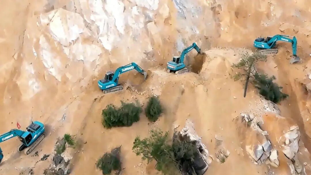 智能遙控挖掘機(jī)獲評(píng)湖南省制造業(yè)單項(xiàng)冠軍，彰顯山河智能創(chuàng)新實(shí)力