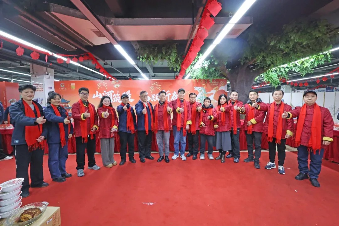 筆墨迎春，祝福暖心！在山河智能“囤”年味、送溫暖、迎新春