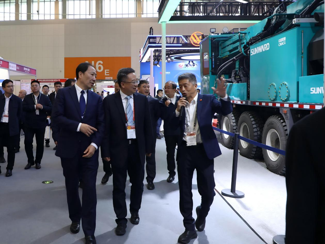 山河智能獲中煤地質(zhì)總局新春感謝信：戰(zhàn)略合作結(jié)碩果，攜手共進啟新程