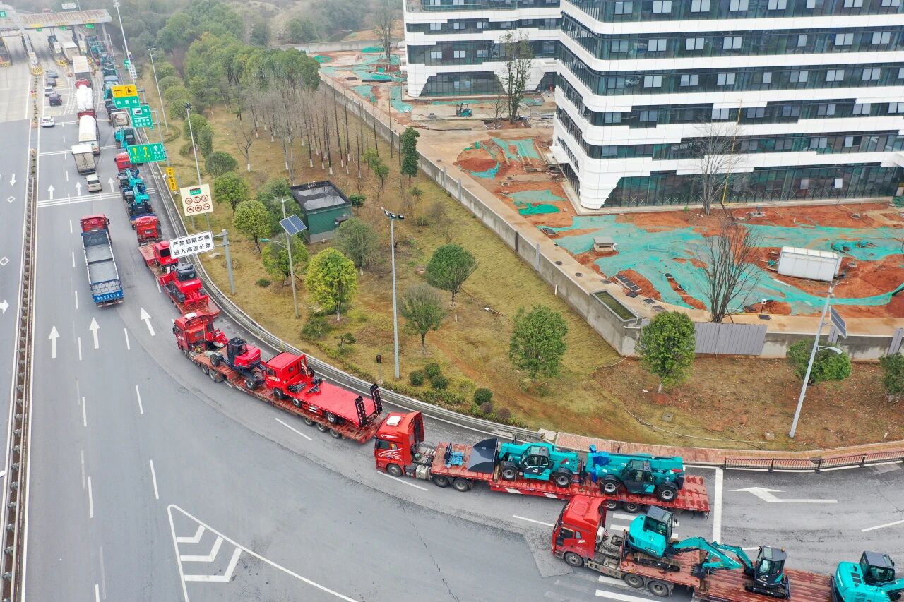 山河智能舉行2026年正月系列發(fā)貨儀式，過(guò)億元設(shè)備奔赴全球