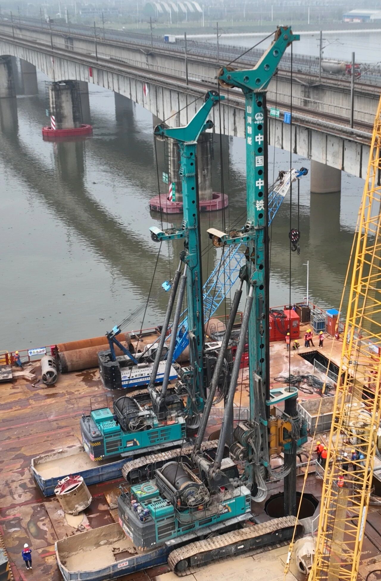 啃下“硬骨頭”！山河智能旋挖鉆機(jī)助力長沙湘江鐵路特大橋主墩樁基工程完美收官