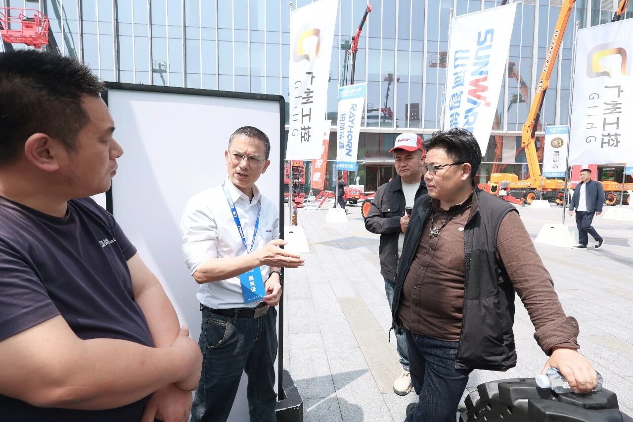 山河智能亮相第十屆全國高空作業(yè)平臺租賃大會